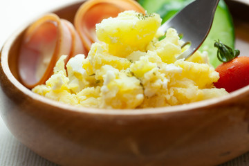 家庭で作ったポテトサラダ