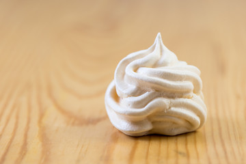 Meringue egg yolk