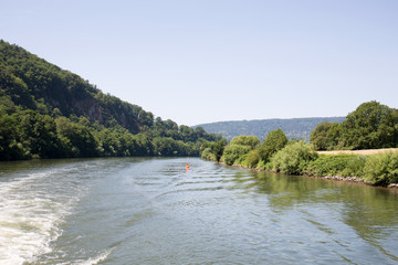 die landschaft am neckar in der Nähe von Heidelberg Deutschland fotografiert während einer...