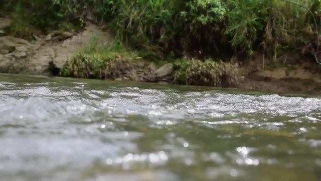 r&iacute;o caudaloso en la paila valle del cauca
