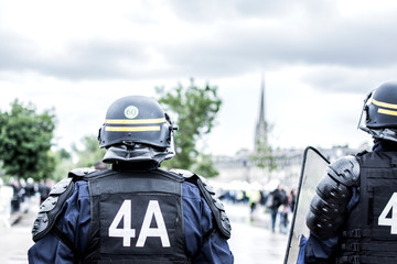 Gendarmes à Bordeaux