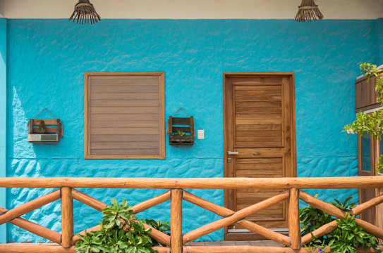 One thing that really stands out when you take a walk around Holbox's little Island is the vibrant colorful details everywhere, wichs adorn the houses and businesses
