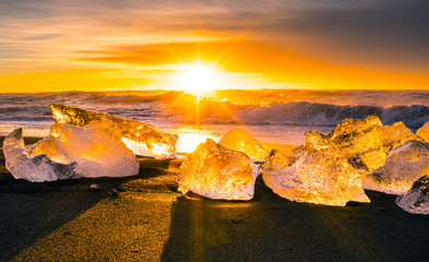 Diamond Beach J&ouml;kulsarlon at sunrise in south iceland