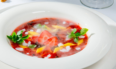 Cold Dessert Berry Soup 