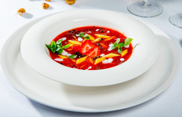 Cold Dessert Berry Soup 