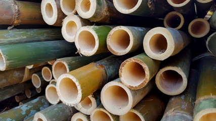 Bamboo piles, the basic ingredients of various household handicrafts © Nabiru