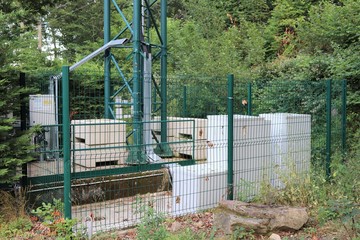 Fototapeta premium Antenne relais de téléphonie mobile dans la commune de Yzeron - Département du Rhône - France - Juillet 2019