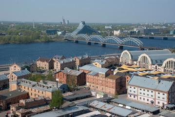 Blick über Riga und den Fluß Düna in Lettland
