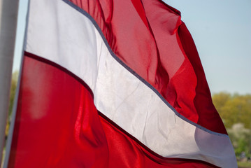 Flagge von lettland an einem Masten