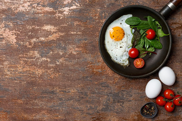 Free space with pan and eggs