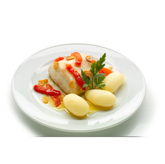 Merluza con patatas y pimientos