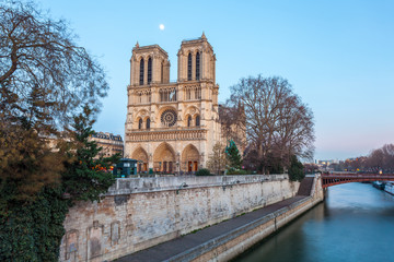 Fototapeta na wymiar Notre Dame Cathedral in Paris in the evening, France