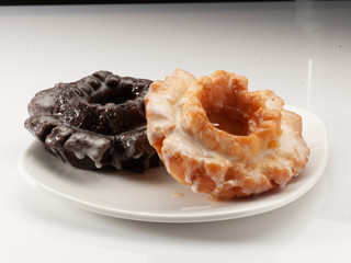 Rosquillas  de azúcar y chocolate. Sugar and chocolate donuts.