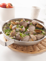 Almejas a la marinera. Seafood style clams.