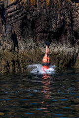 Plongeon d'une falaise