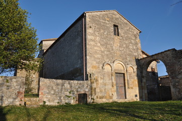 Fototapeta na wymiar Abbazia di Santa Maria Assunta a Conèo bei San Gimignano in der Toskana