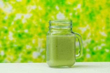 緑黄色野菜のスムージー　Green smoothie drink 