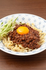 ジャージャー麺