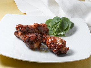 alitas de pollo. chicken wings.