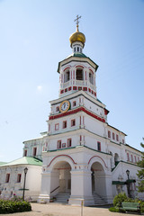 Obraz premium The bell tower of the Cathedral of St. Nicholas in Nikolo-Perervinsky monastery in Moscow. Sights Of Russia. The architecture of World tourism.