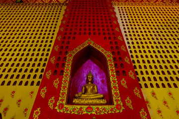 Obraz premium the most beautiful thai traditional church in temple