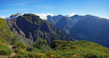 Obraz premium Madeira - Wandern im Zentralgebirge: Panorama in den Bergen