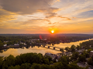 Obraz premium Sunset Over the Bridge