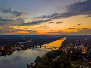 Obraz premium Sunset Over the Bridge