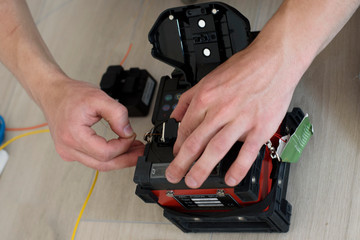 Optical fiber installation with Digital Fiber Optical Fusion Splicer