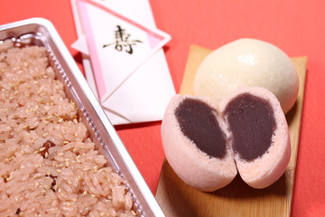 赤飯と紅白まんじゅう