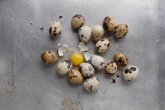 Raw quails eggs