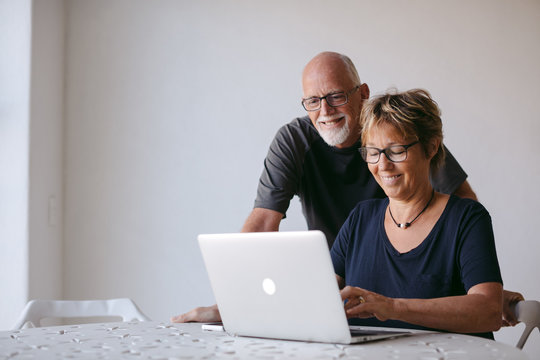 Old Person Using Computer Images – Browse 39,969 Stock Photos, Vectors ...