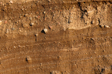 Erdschichten auf der Vulkan-Insel Nisyros, Griechenland - Earth layers on the volcanic island of...