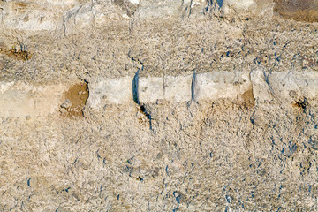 Erdschichten auf der Vulkan-Insel Nisyros, Griechenland - Earth layers on the volcanic island of...