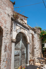 Fototapeta na wymiar Tür und Fassade in Griechenland