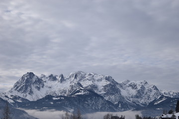 Obraz na płótnie Canvas Winter panorama in ice cold weather in Autria