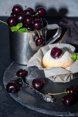 cake with cherries