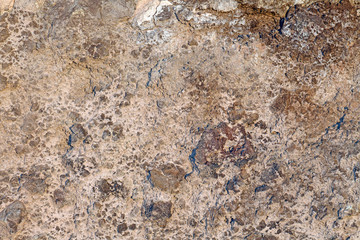 Erdschichten auf der Vulkan-Insel Nisyros, Griechenland - Earth layers on the volcanic island of...