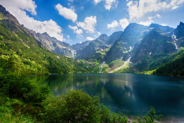 Fototapeta na wymiar Green water lake Morskie Oko, Tatry Mountains.