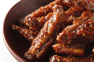 鳥の胡麻和えピリ辛のチキンバー