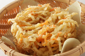 海老の天ぷらとごぼうの天ぷら