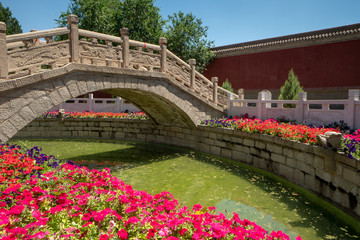 Fototapeta na wymiar Bridge at the Confucius Temple in Wuwei, China