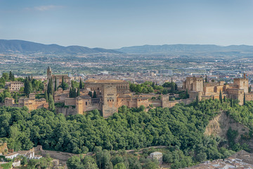 Hermosa alcazaba nazarí de la Alhambra de Granada, Andalucía	