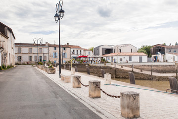 Fototapeta na wymiar Mornac sur Seudre, one of the most beautiful villages of France