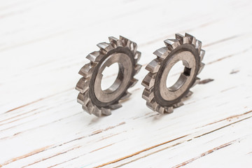Disk mills for processing alloyed metals.