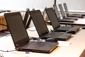 laptop arranging rows in the training room