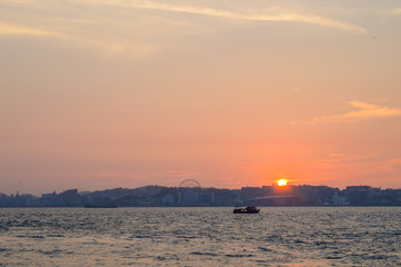 関門海峡の夕暮れ