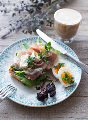 ハムとチーズのオープンサンド