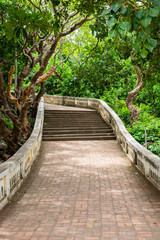 Obraz premium Mortar walkway with barrier in garden
