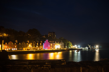 Tobermory Hafen bei Nacht